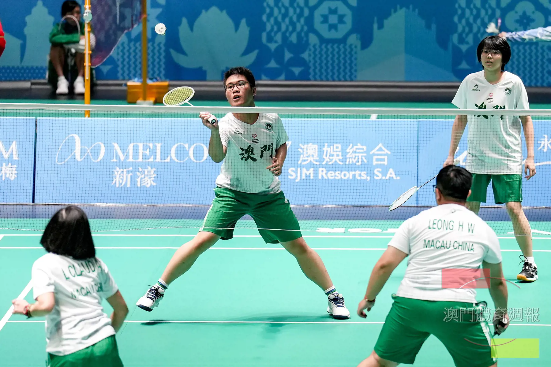 副2 澳門特奧羽毛球隊方偉晉及梁曉晴在“內訌戰”中戰勝隊友梁漢禾及李妙妍.jpg